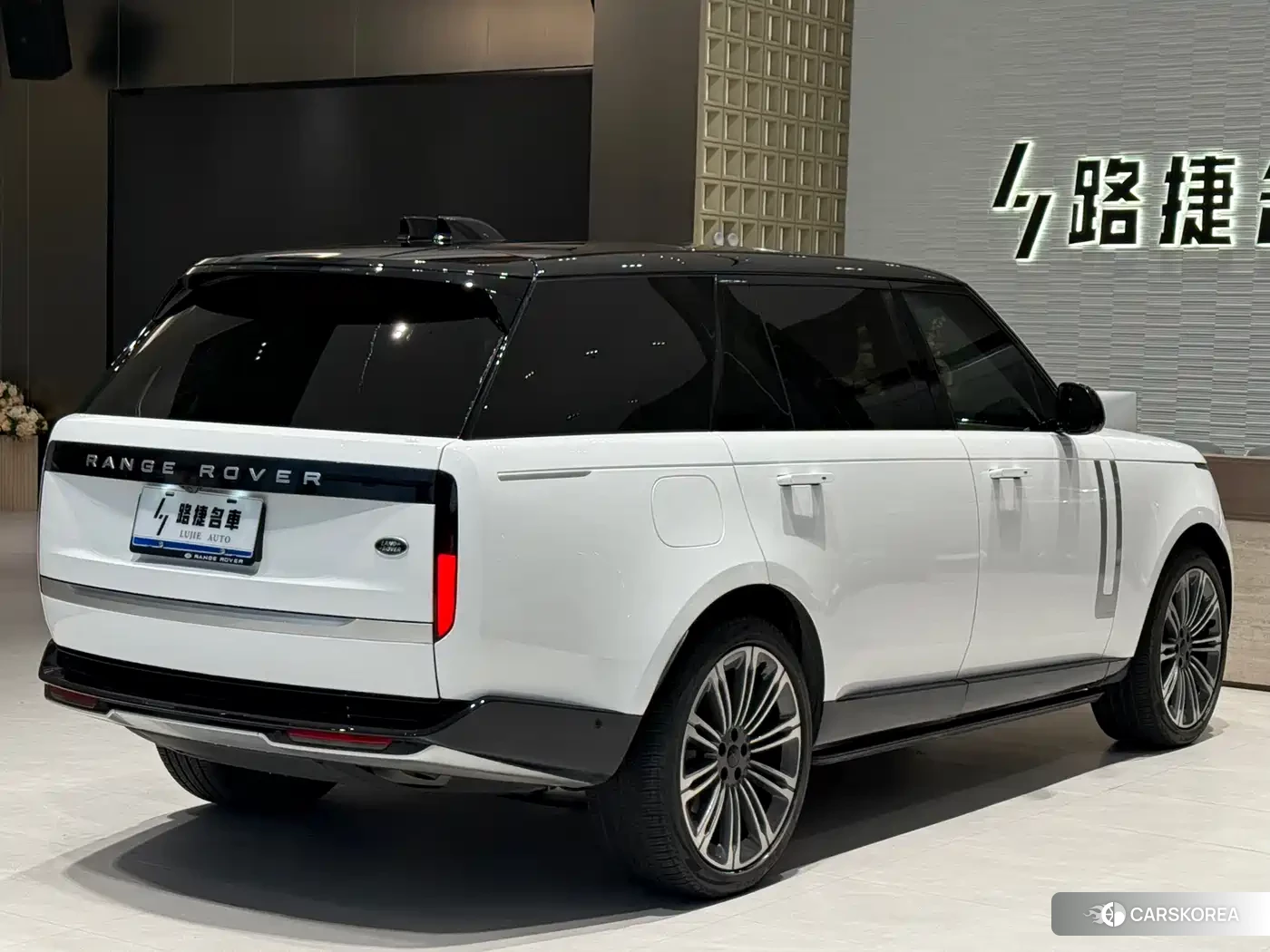 Land Rover Range Rover 2026 Белый из Китая, фото 3