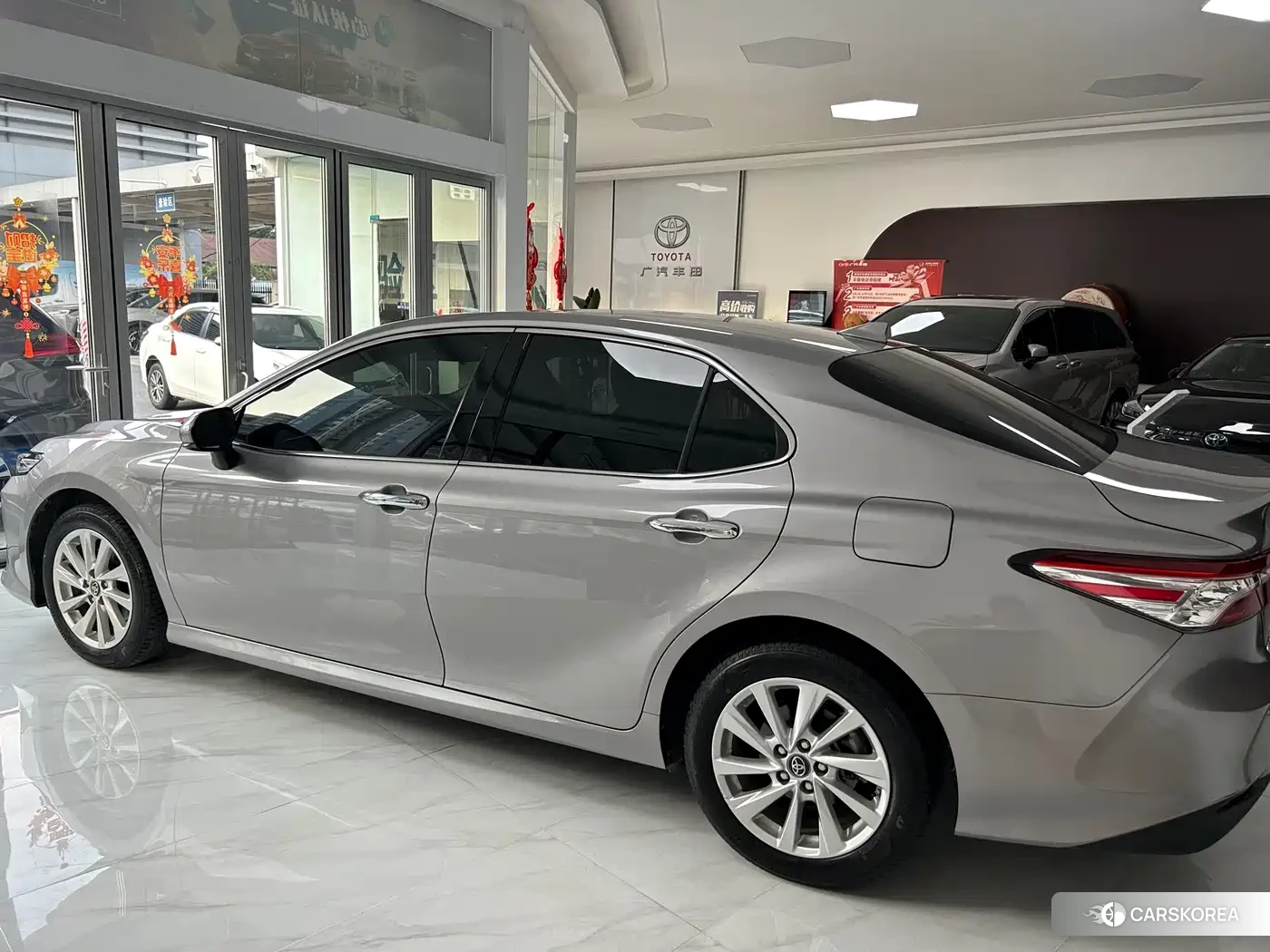 Toyota Camry 2022 Silver/gray из Китая, фото 3