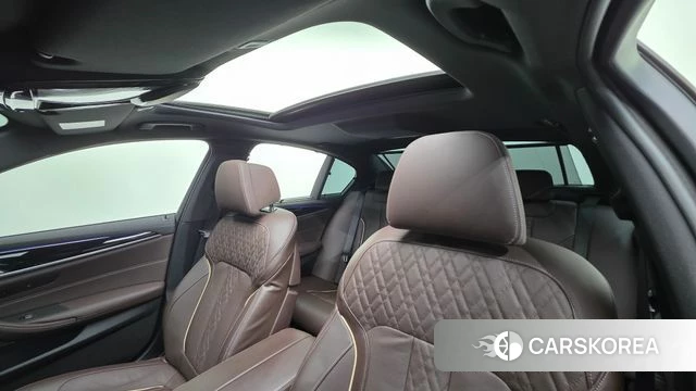 BMW 5 Series (G30) 2023 Черный из Кореи, фото 3