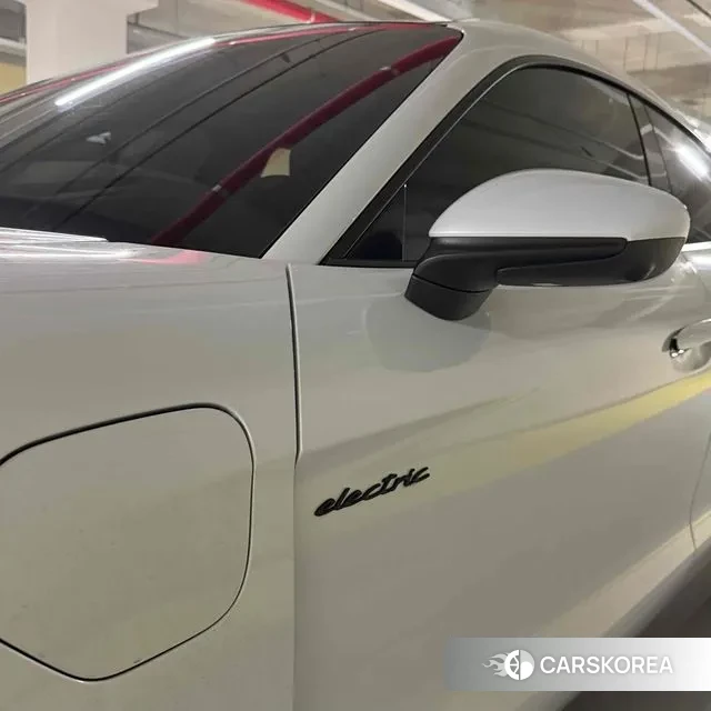 Porsche Taycan 2024 Серебристо-серый из Кореи, фото 3