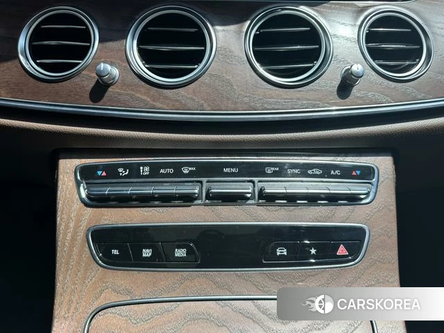 Mercedes-Benz E-class 2023 Черный из Китая, фото 3