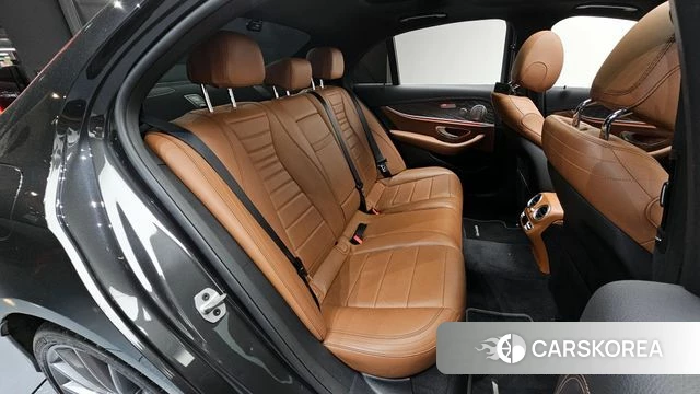 Mercedes-Benz E-Class W213 2021 Серый из Кореи, фото 3