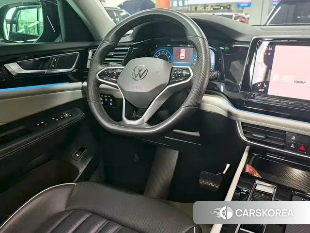 Volkswagen Tourang 2023 Черный из Китая, фото 3