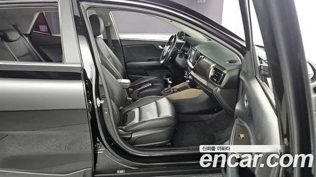 Kia Stonic 2018 Черный из Кореи, фото 3