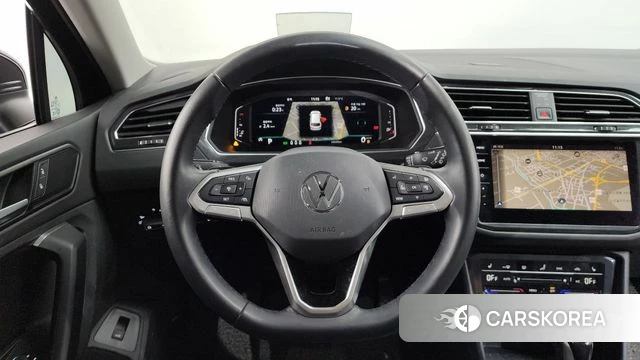 Volkswagen Tiguan second Generation 2024 Черный из Кореи, фото 3