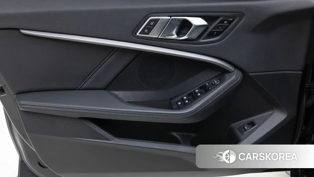 BMW 1 Series (F40) 2022 Черный из Кореи, фото 3