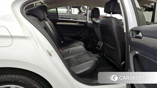 Volkswagen Passat GT (B8) 2018 Белый из Кореи, фото 3