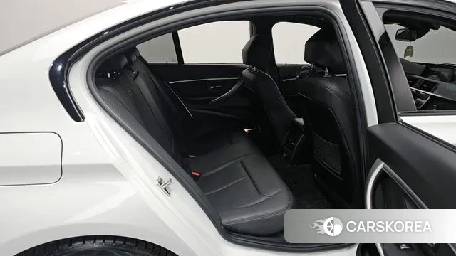 BMW 3 Series (G20) 2018 Белый из Кореи, фото 3