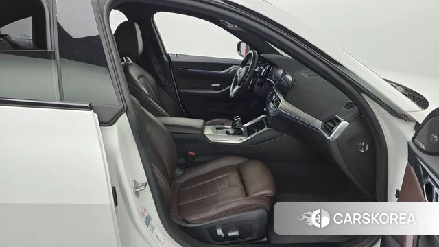 BMW 4 Series (G22) 2021 Белый из Кореи, фото 3