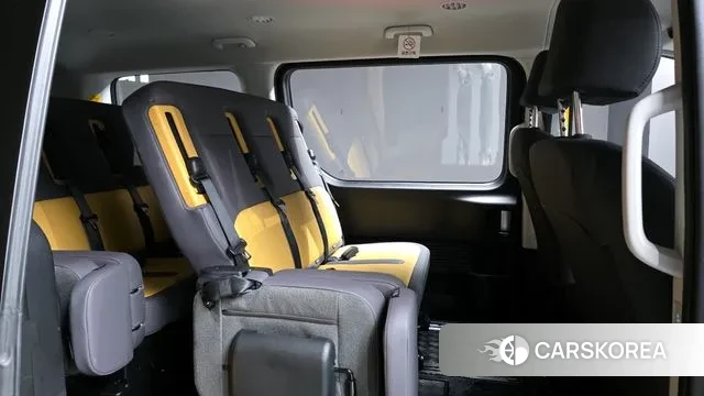 Hyundai Staria 2024 Желтый из Кореи, фото 3