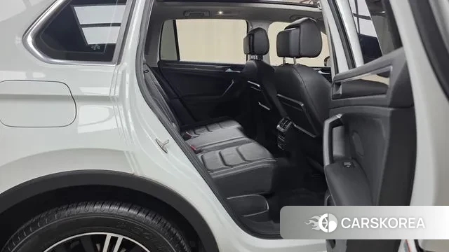 Volkswagen Tiguan second Generation 2020 Белый из Кореи, фото 3