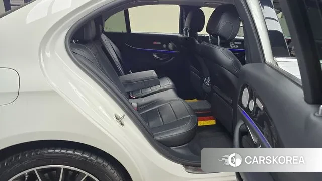 Mercedes-Benz E-Class W213 2018 Белый из Кореи, фото 3