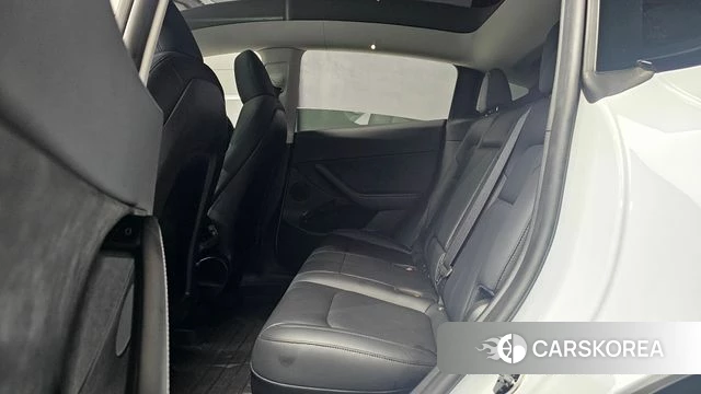 Tesla Model Y 2023 Белый из Кореи, фото 3