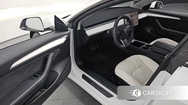 Tesla Model 3 2021 Белый из Кореи, фото 3