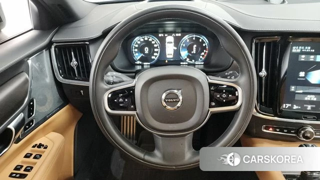 Volvo V90 Cross-Country 2018 Черный из Кореи, фото 3