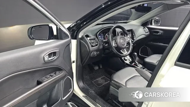 Jeep Compass 2nd Generation 2019 Белый из Кореи, фото 3
