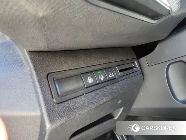 Peugeot 5008 second generation 2023 Серый из Кореи, фото 3
