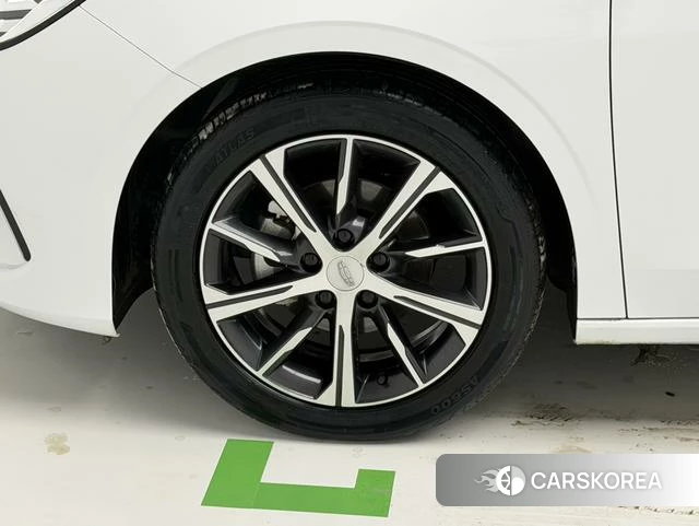Geely Automobile Emgrand 2022 Белый из Китая, фото 3