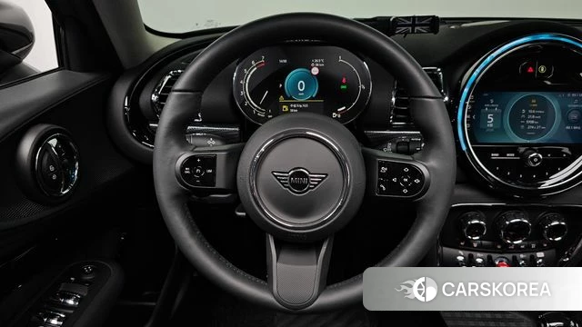 Mini Cooper Clubman 2024 Черный из Кореи, фото 3