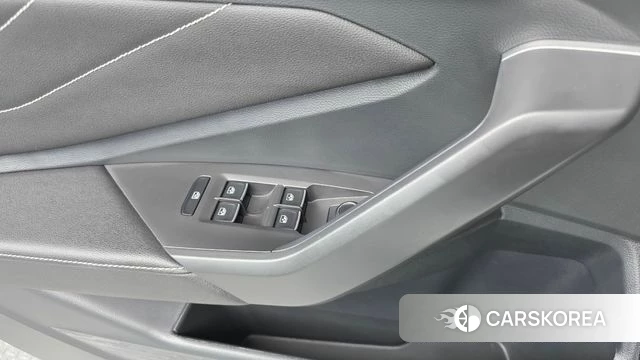 Volkswagen 7th Generation of Jetta 2023 Белый из Кореи, фото 3