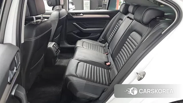 Volkswagen Passat GT (B8) 2022 Белый из Кореи, фото 3