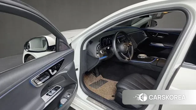 Mercedes-Benz E-Class W214 2024 Белый из Кореи, фото 3