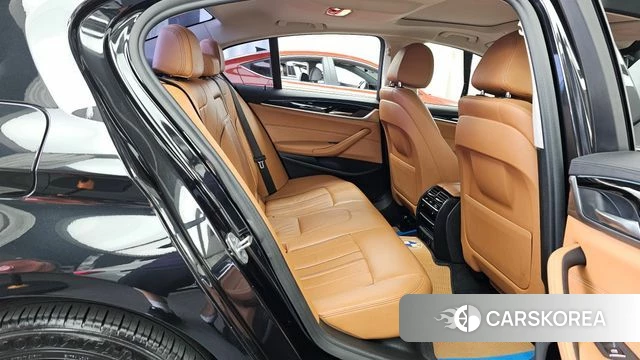 BMW 5 Series (G30) 2018 Черный из Кореи, фото 3