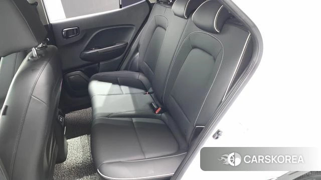 Hyundai Venue 2023 Белый из Кореи, фото 3