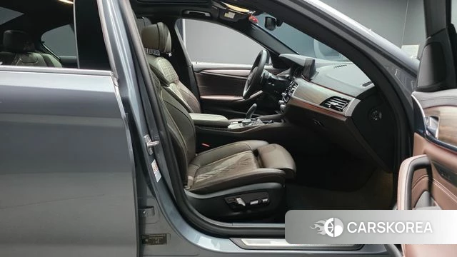 BMW 5 Series (G30) 2020 Серый из Кореи, фото 3