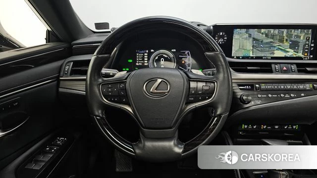 Lexus ES300h 7th generation 2018 Серебристо-серый из Кореи, фото 3