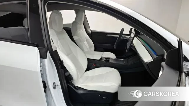 Tesla Model Y 2024 Белый из Кореи, фото 3