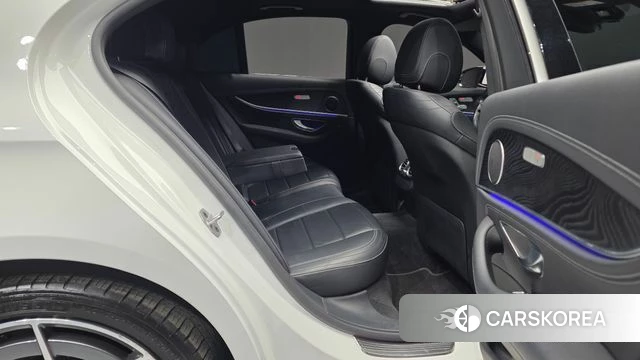 Mercedes-Benz E-Class W213 2021 Белый из Кореи, фото 3