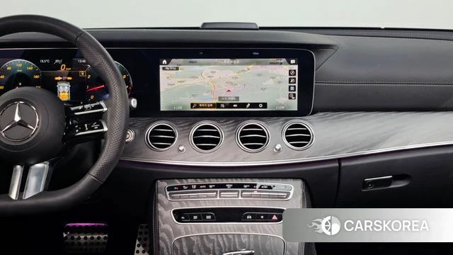 Mercedes-Benz E-Class W213 2023 Белый из Кореи, фото 3