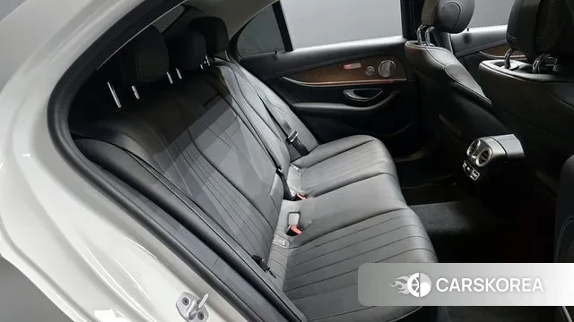 Mercedes-Benz E-Class W213 2020 Белый из Кореи, фото 3