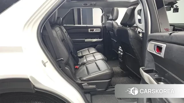 Ford Explorer 6th Generation 2022 Белый из Кореи, фото 3