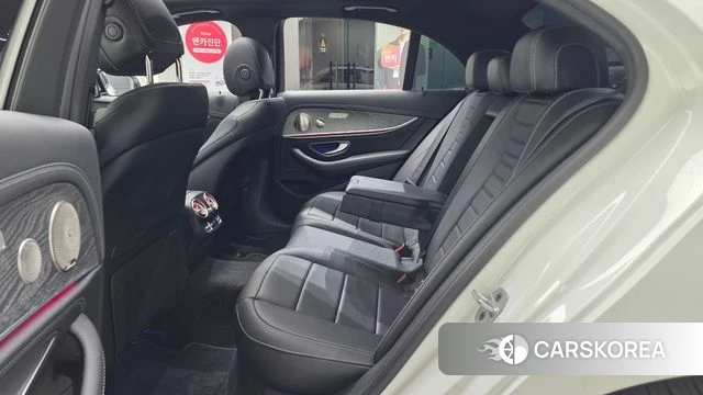 Mercedes-Benz E-Class W213 2022 Белый из Кореи, фото 3