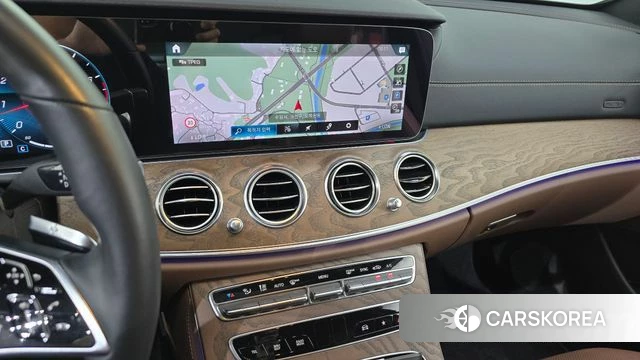 Mercedes-Benz E-Class W213 2022 Белый из Кореи, фото 3