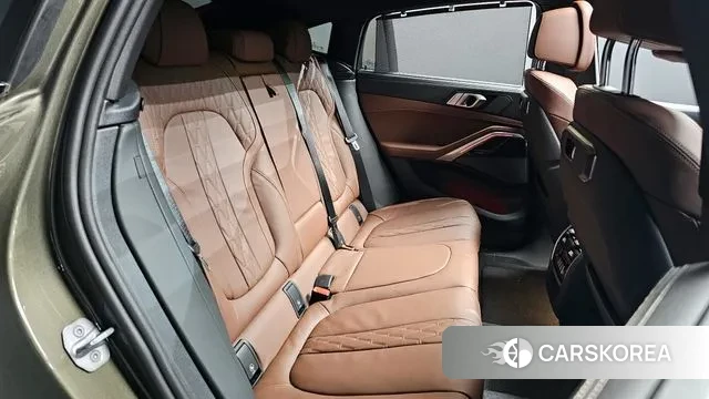 BMW X6 (G06) 2024 Песочный из Кореи, фото 3