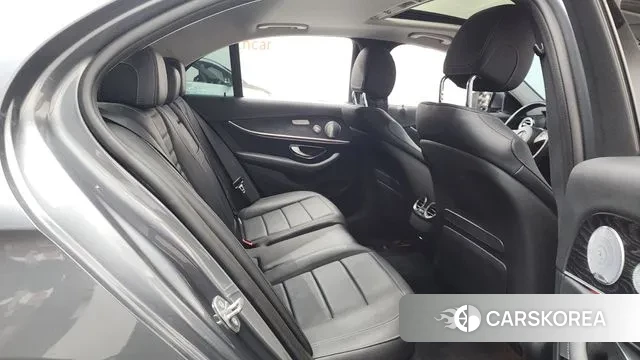 Mercedes-Benz E-Class W213 2018 Серый из Кореи, фото 3