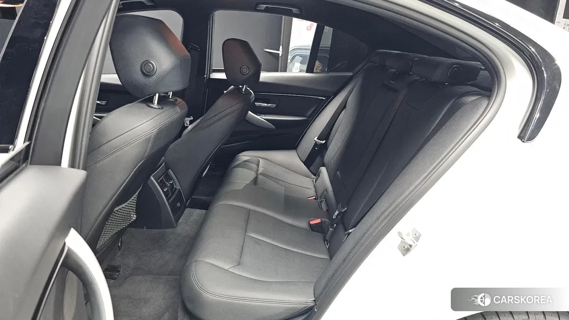 BMW 3 Series (F30) 2018 Белый из Кореи, фото 3