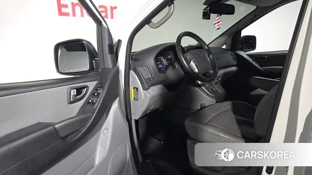 Hyundai The New Grand Starex 2019 Белый из Кореи, фото 3