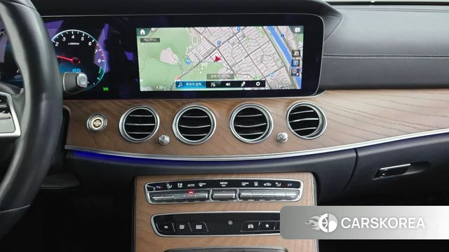 Mercedes-Benz E-Class W213 2021 Белый из Кореи, фото 3