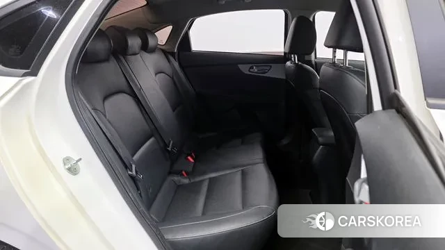 Kia The New K3 2nd generation 2022 Белый из Кореи, фото 3