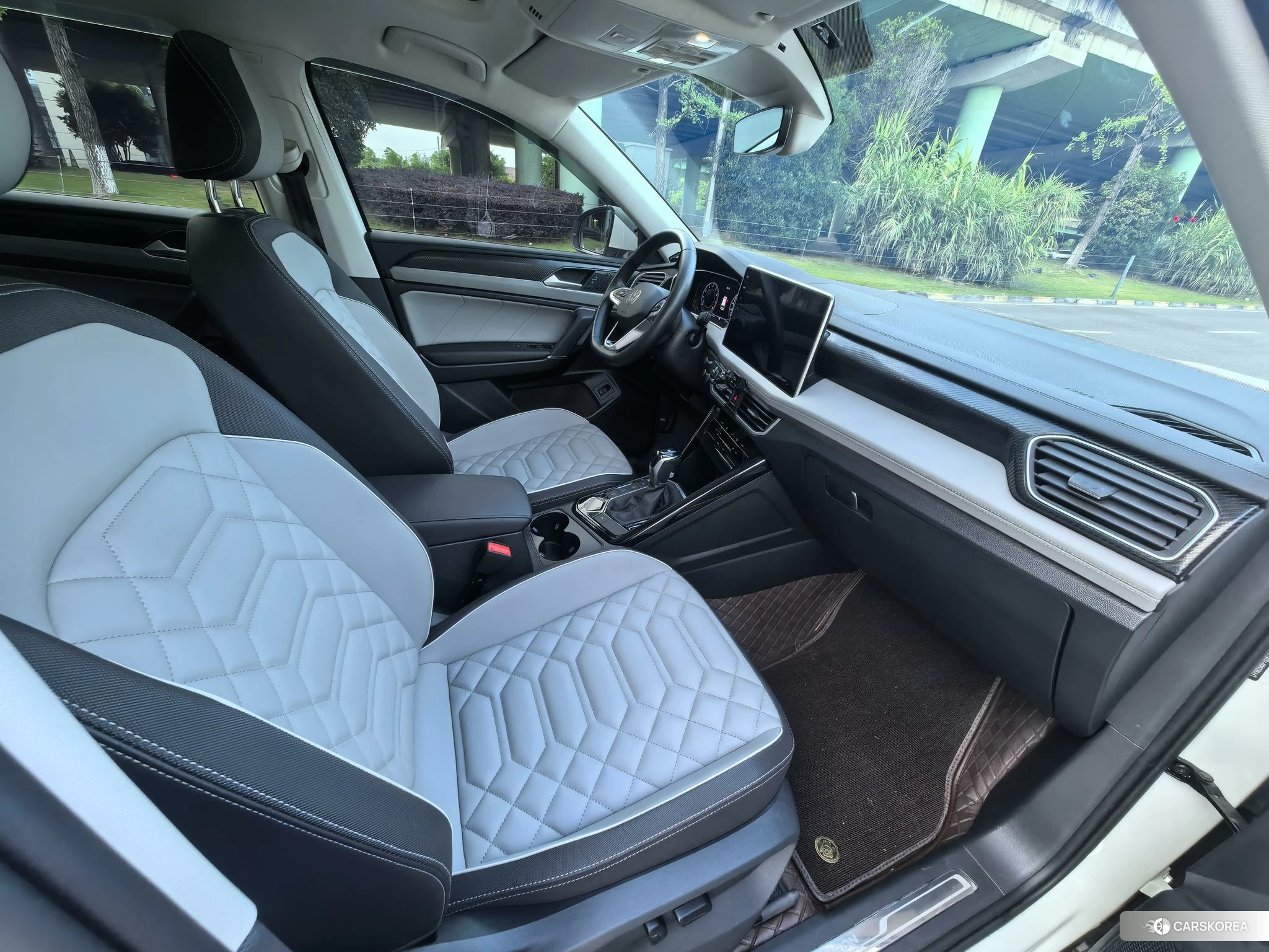 Volkswagen Tanyue 2022 Белый из Китая, фото 3