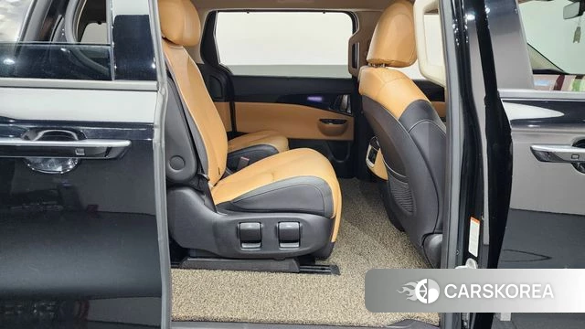 Kia Carnival 4th generation 2023 Черный из Кореи, фото 3