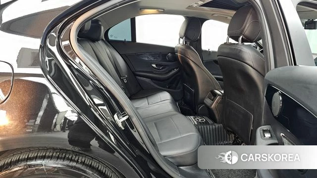 Mercedes-Benz C-Class W205 2018 Черный из Кореи, фото 3