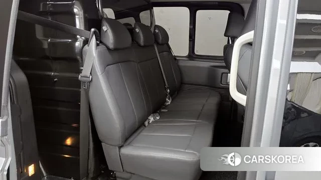 Hyundai Staria 2024 Серебряный из Кореи, фото 3