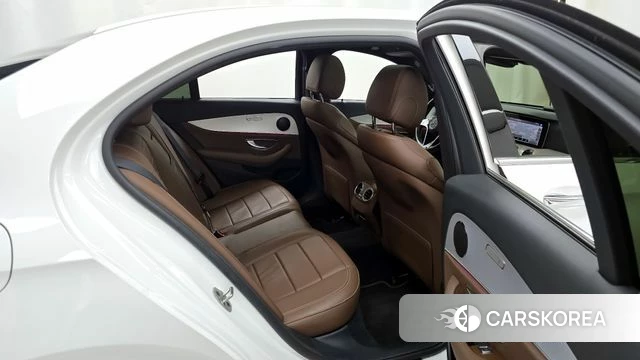 Mercedes-Benz E-Class W213 2021 Белый из Кореи, фото 3