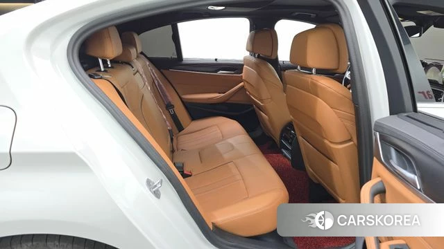 BMW 5 Series (G30) 2023 Белый из Кореи, фото 3