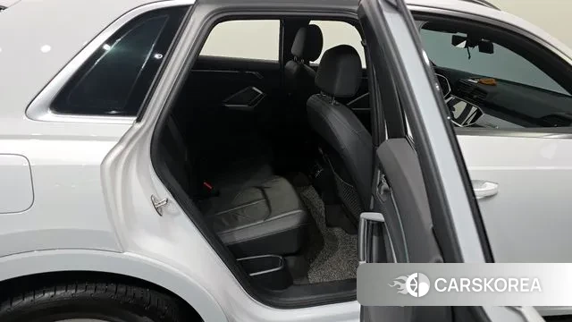 Audi Q3 (F3) 2020 Белый из Кореи, фото 3